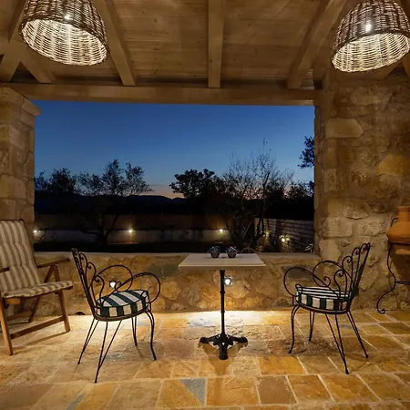 Le Tresor De Marie - Charming Traditional Retreat, By Zantewize Сasa de vacaciones